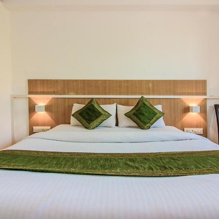 Treebo Trend Golden Nest Otel Thane Dış mekan fotoğraf