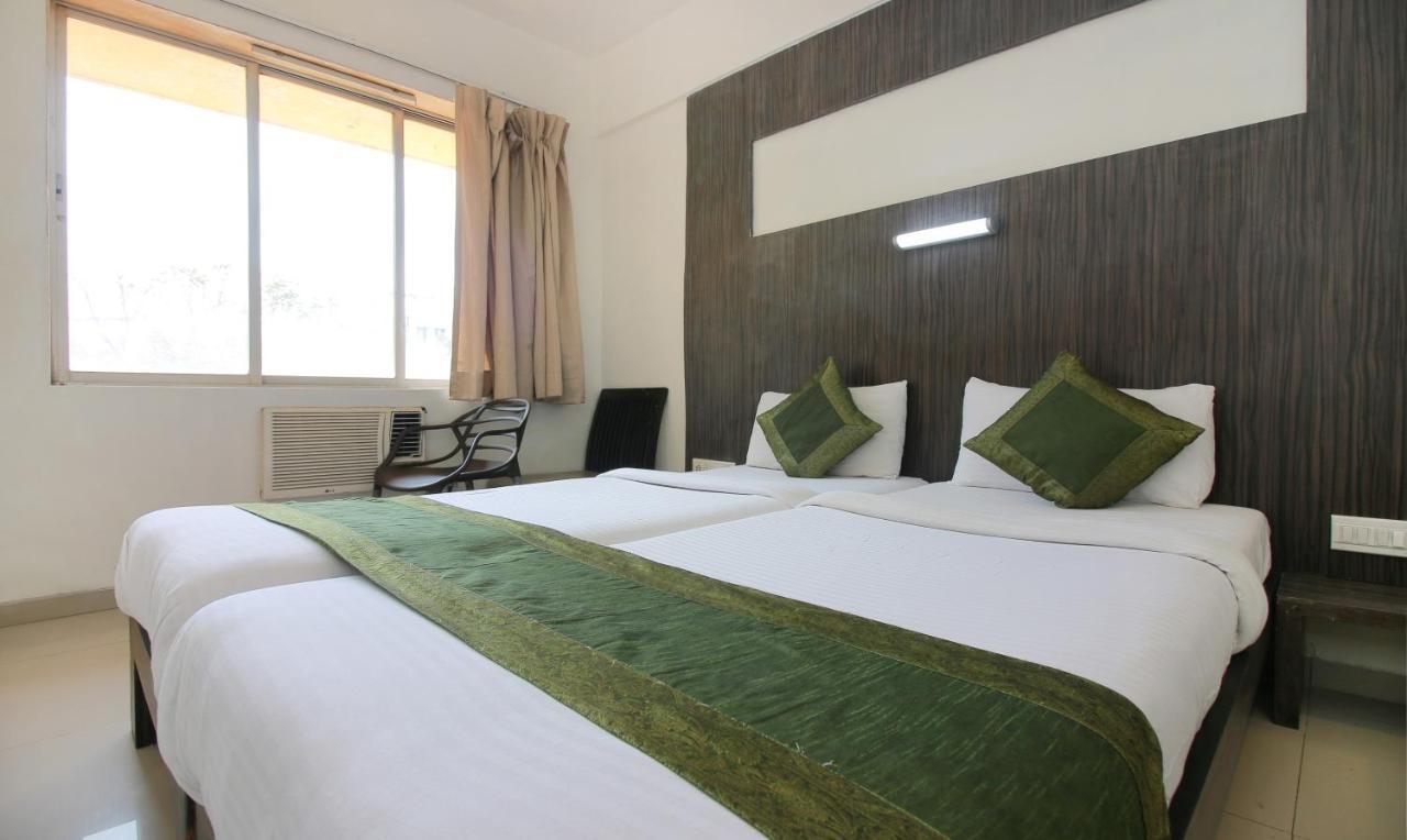 Treebo Trend Golden Nest Otel Thane Dış mekan fotoğraf