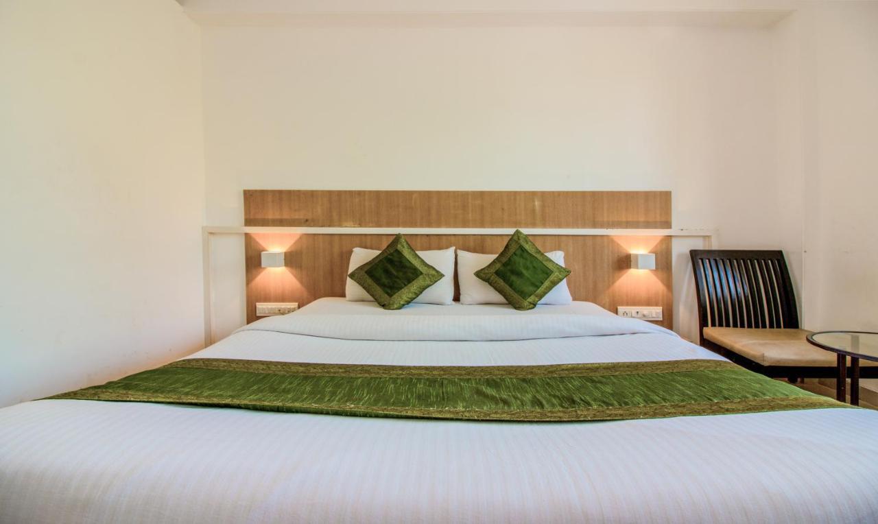 Treebo Trend Golden Nest Otel Thane Dış mekan fotoğraf