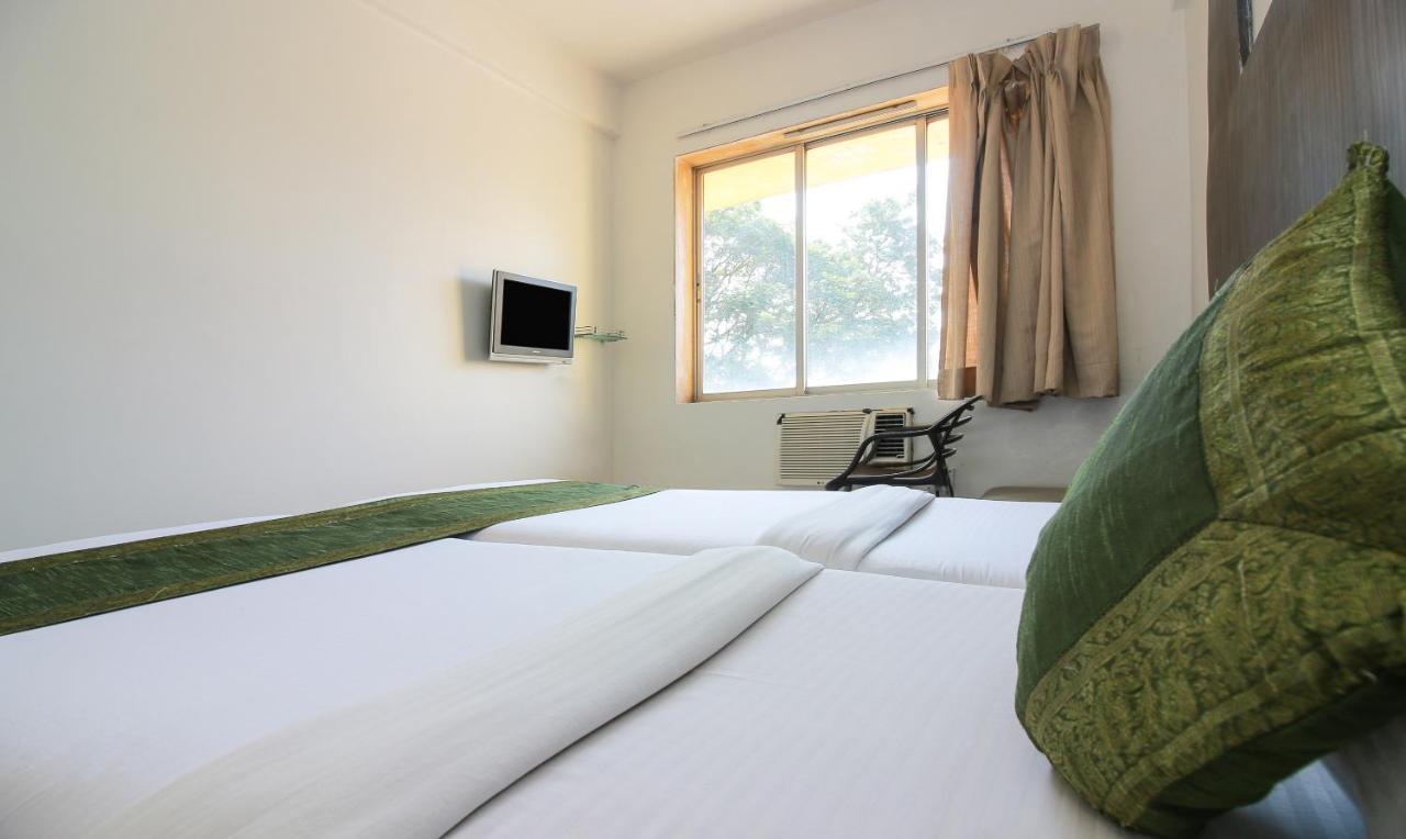 Treebo Trend Golden Nest Otel Thane Dış mekan fotoğraf