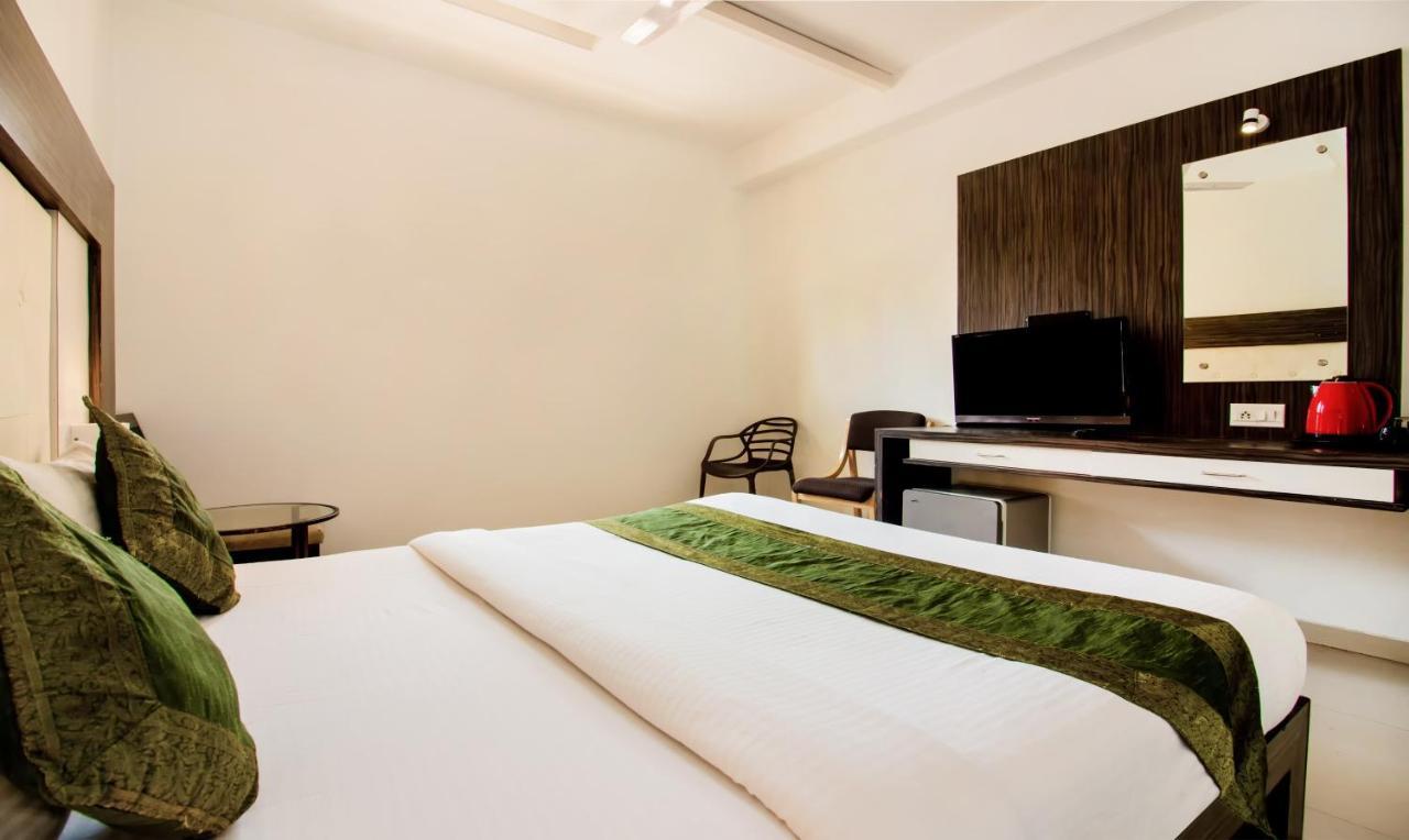 Treebo Trend Golden Nest Otel Thane Dış mekan fotoğraf