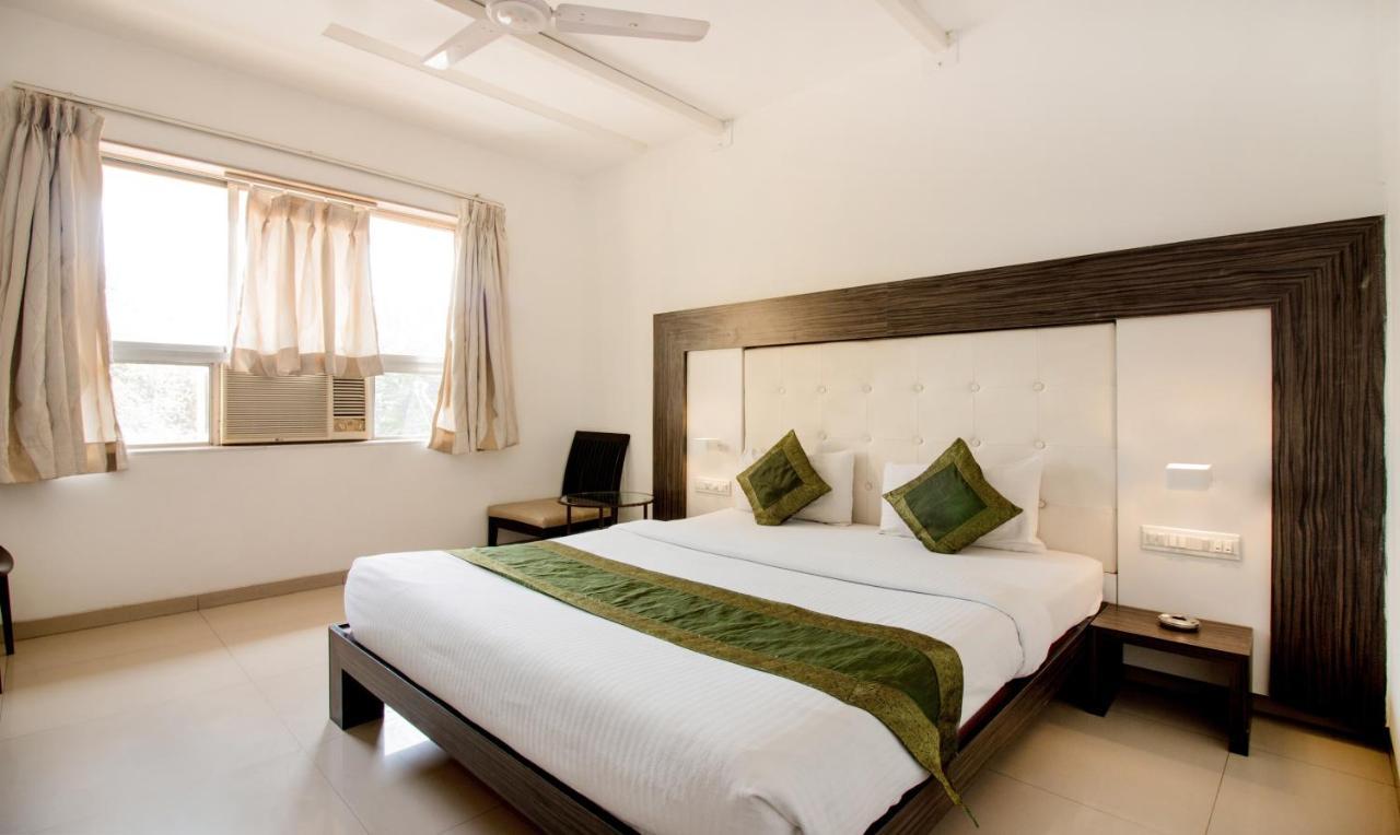 Treebo Trend Golden Nest Otel Thane Dış mekan fotoğraf