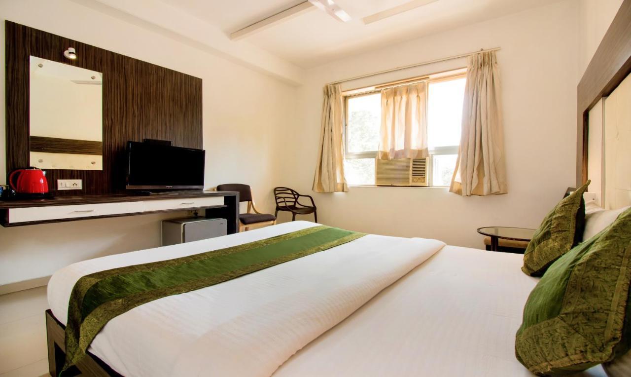 Treebo Trend Golden Nest Otel Thane Dış mekan fotoğraf